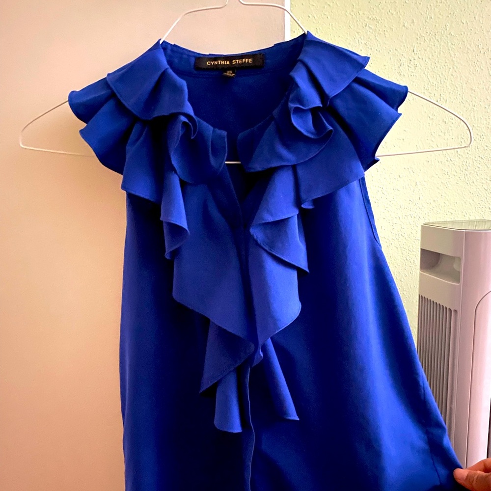 Cynthia Steffe
Lorette Ruffle Front Blouse size XS